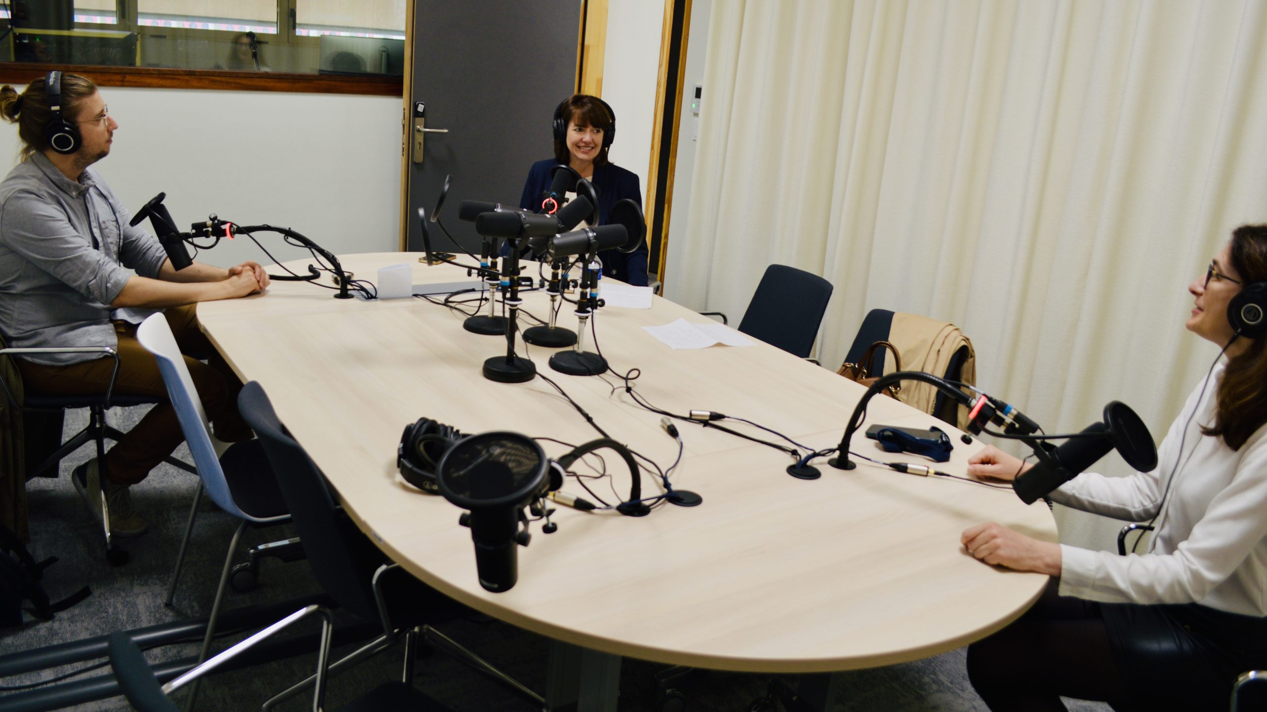 Photo prise lors de l'enregistrement de l'épisode 1 du podcast Penser la santé cavec Flora BASTIANI, Anne-Marie SAVARD et Brieuc HENRI